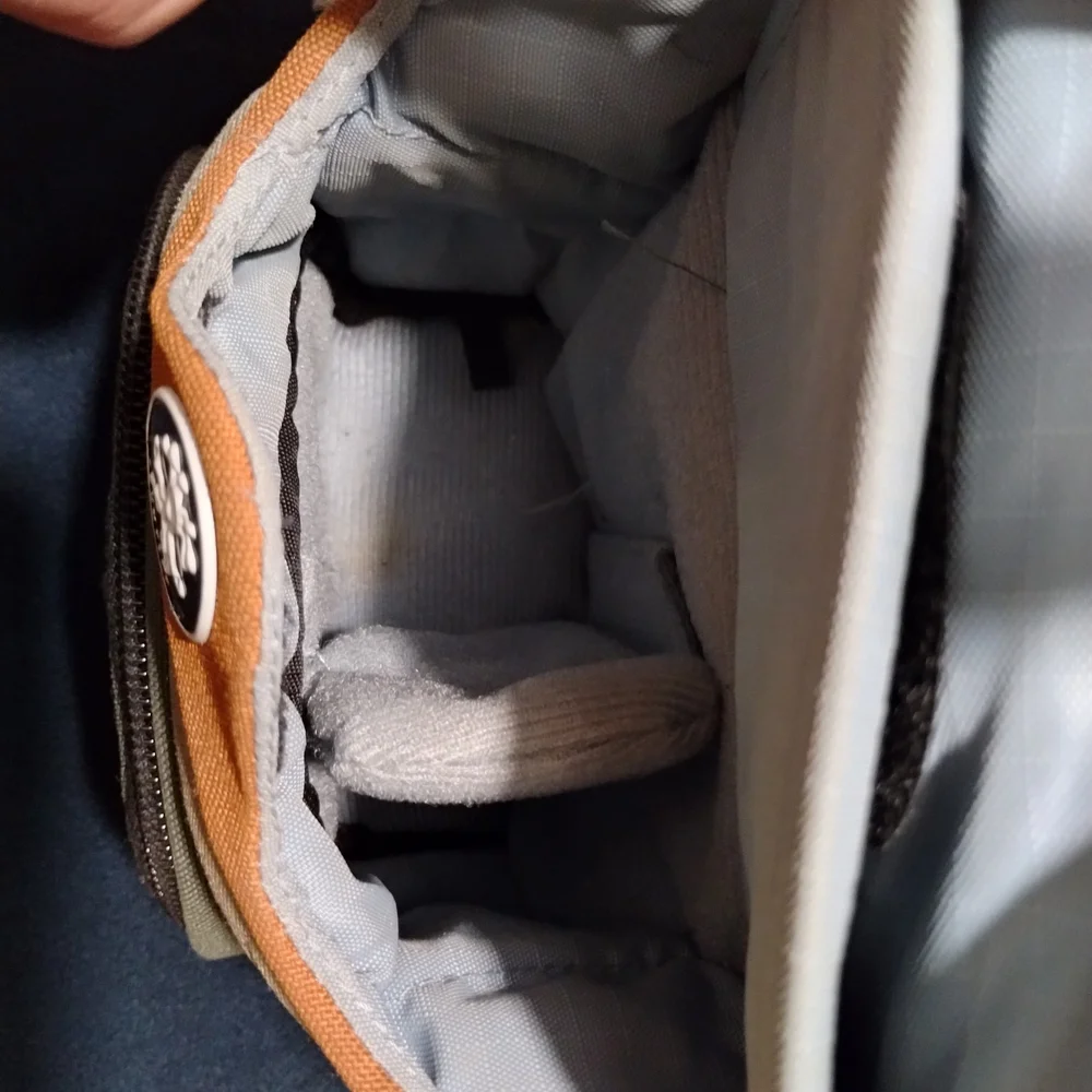 Crumpler Snauros Crossbody Camera/Electronics Bag